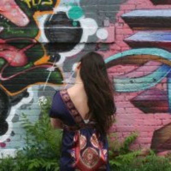 Meet your Posher, Melissa - Picture 1 of 1